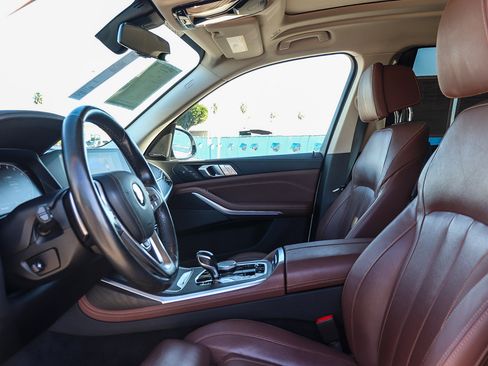 Used 2021 BMW X7 xDrive40i w/ Premium Package image 17