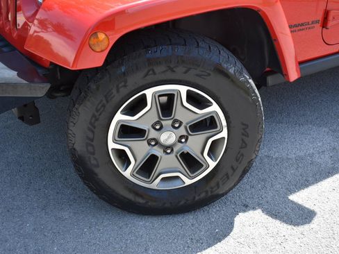 Used 2014 Jeep Wrangler Unlimited Rubicon w/ Connectivity Group AWD/4WD image 29