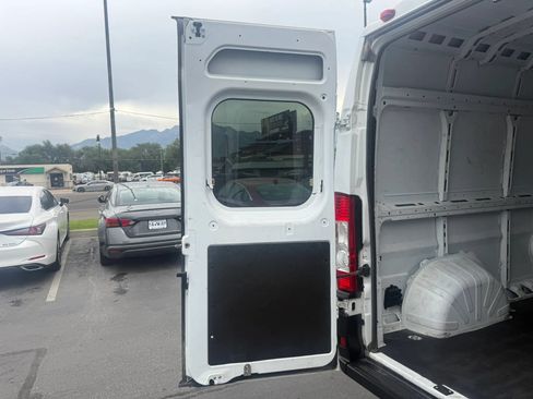 Used 2024 RAM ProMaster 2500 FWD image 21