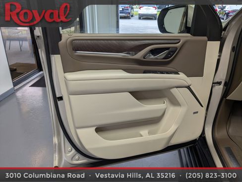 Used 2024 GMC Yukon XL Denali image 19