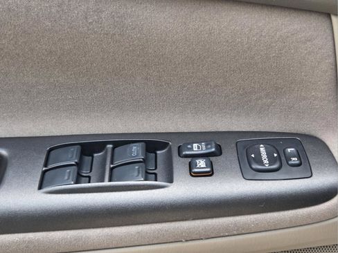 Used 2005 Toyota Camry LE FWD image 24