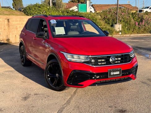 Used 2024 Volkswagen Tiguan SE R-Line image 2