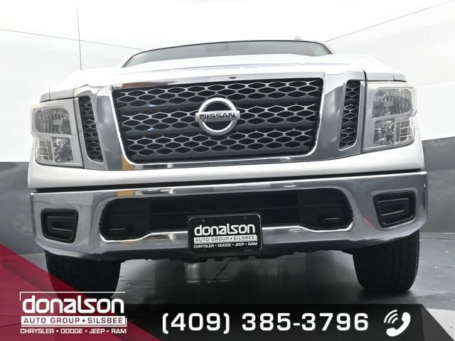 Used 2017 Nissan Titan SV AWD/4WD image 14