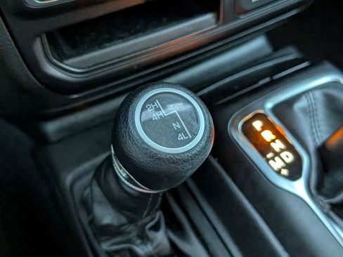 Used 2023 Jeep Wrangler Altitude image 19