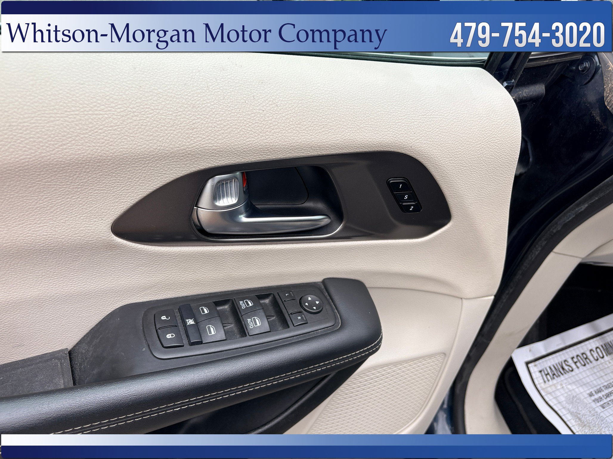 Used 2024 Chrysler Pacifica Touring-L FWD image 12