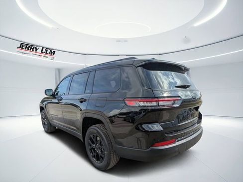 New 2025 Jeep Grand Cherokee L Laredo RWD image 5