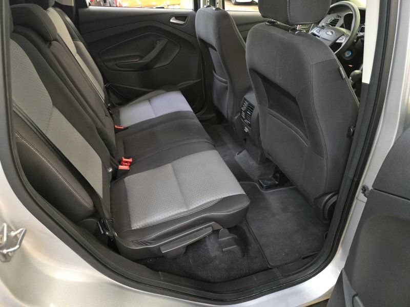 Used 2017 Ford Escape SE FWD image 6