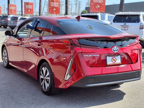 Used 2019 Toyota Prius Prime Premium FWD image 4
