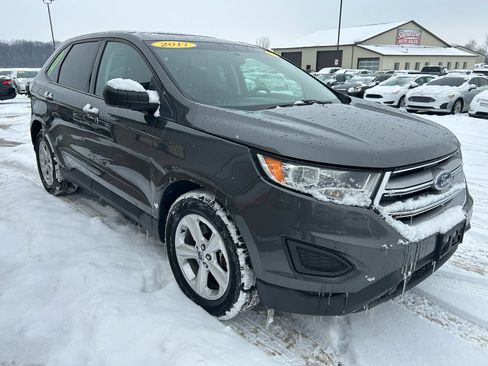 Used 2017 Ford Edge SE image 3