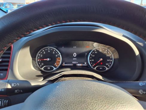 Used 2019 Jeep Renegade Trailhawk image 9