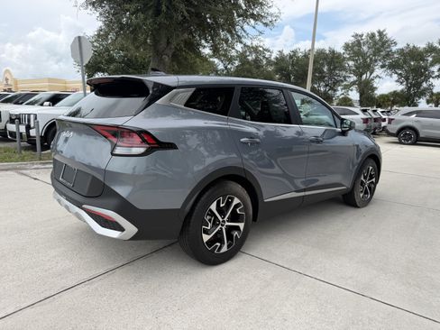 Used 2025 Kia Sportage EX FWD image 4