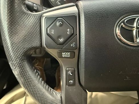 Used 2019 Toyota Tacoma TRD Sport image 31