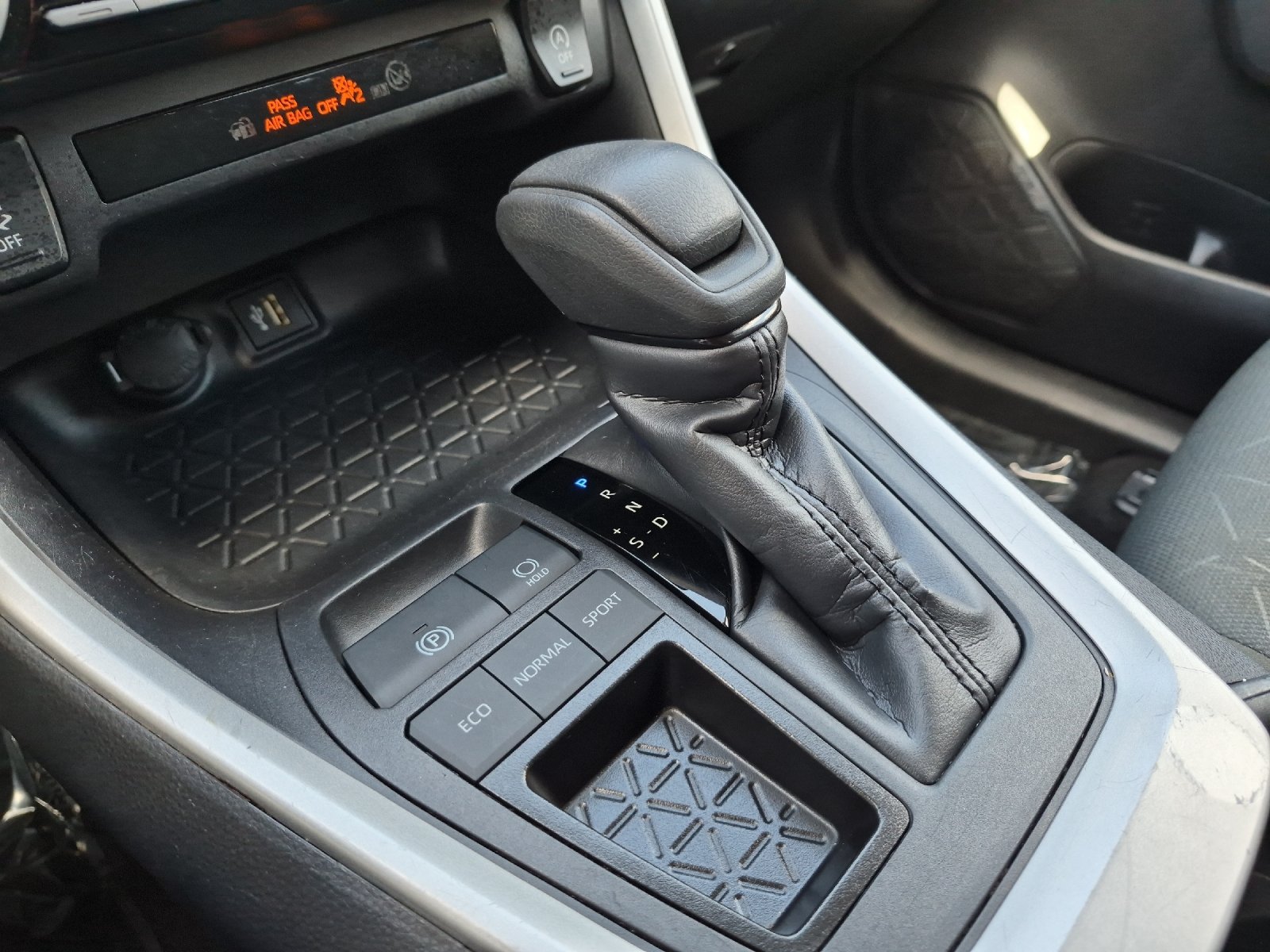 Certified 2025 Toyota RAV4 XLE FWD image 19