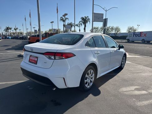 Used 2025 Toyota Corolla LE image 4