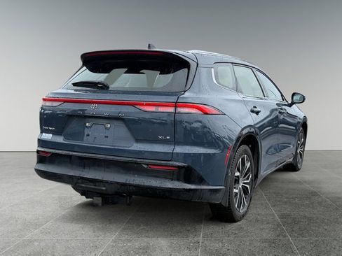 Certified 2025 Toyota Crown Signia w/ Tow-Hitch Package (TMS) image 5