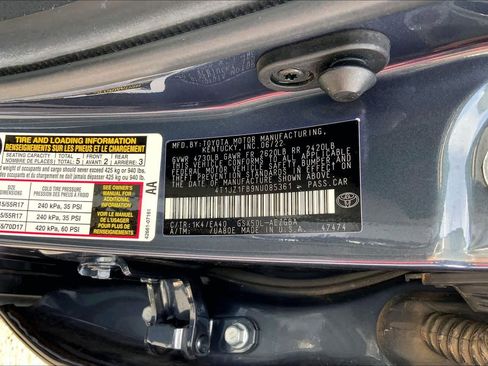 Used 2022 Toyota Avalon XLE image 37