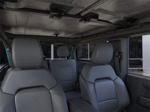 New 2025 Ford Bronco Badlands image 12