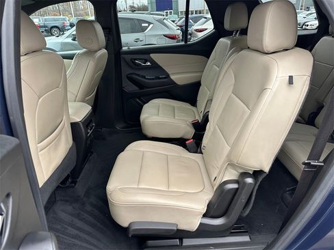 Used 2022 Chevrolet Traverse LT w/ LT Premium Package image 21