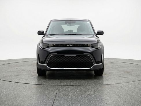 Used 2025 Kia Soul LX w/ LX Technology Package FWD image 2