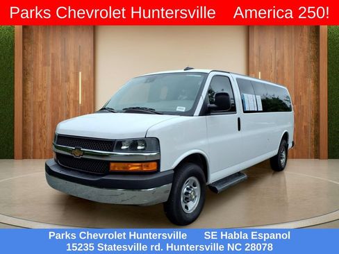 Certified 2025 Chevrolet Express 3500 LT w/ LT Preferred Equipment Group RWD image 30