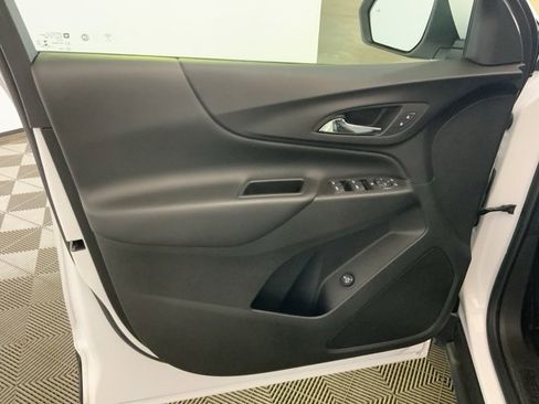 Used 2022 Chevrolet Equinox LT image 18