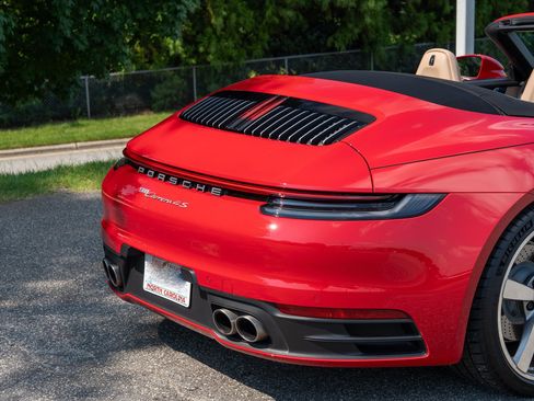 Used 2022 Porsche 911 Carrera 4S AWD/4WD image 14