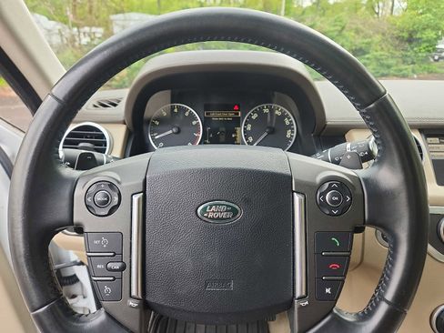 Used 2016 Land Rover LR4 AWD/4WD image 19