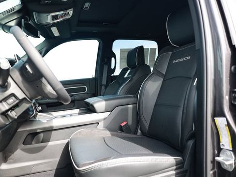 New 2026 RAM 3500 Laramie AWD/4WD image 16