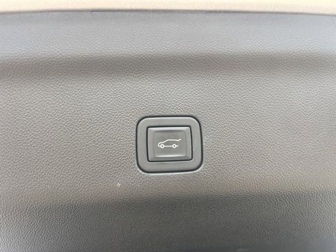 Used 2024 Chevrolet Tahoe Premier w/ Advanced Technology Package image 47