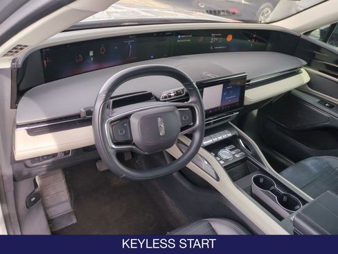 Used 2024 Lincoln Nautilus Reserve image 13
