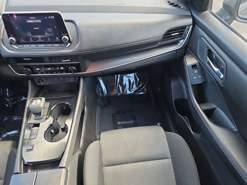 Used 2024 Nissan Rogue SV image 21