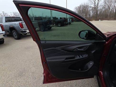 Certified 2025 Buick Envista Sport Touring w/ Convenience I Package image 12