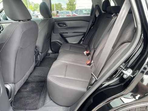 Used 2025 Nissan Rogue S image 10