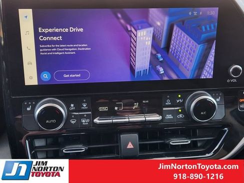 Used 2024 Toyota Highlander XLE image 18