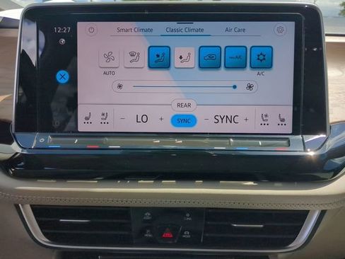 Certified 2024 Volkswagen Atlas SE image 24