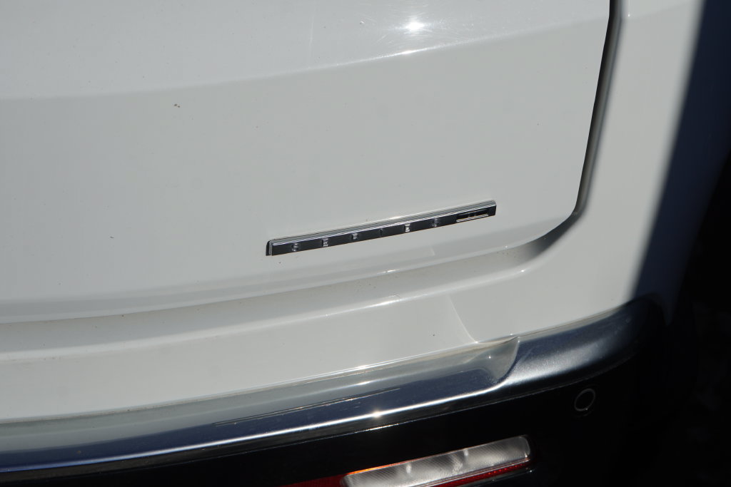 Used 2024 Jeep Wagoneer L Series II w/ Premium Group I AWD/4WD image 8