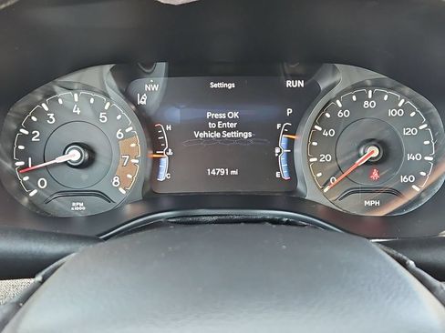 Used 2025 Jeep Compass Latitude AWD/4WD image 16
