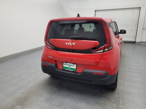 Used 2022 Kia Soul LX image 7