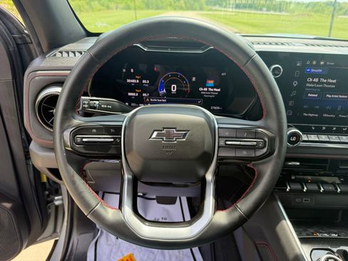 Used 2024 Chevrolet Colorado Z71 w/ Z71 Convenience Package 2 AWD/4WD image 27