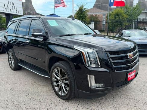 Used 2020 Cadillac Escalade Luxury w/ Escalade Sport Edition AWD/4WD image 3