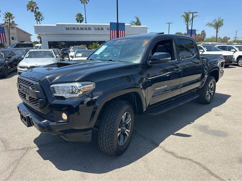 Used 2019 Toyota Tacoma TRD Sport w/ TRD Premium Sport Package RWD image 11