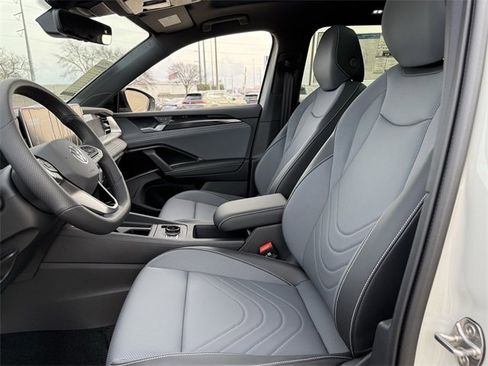 New 2026 Volkswagen Tiguan SE R-Line image 18