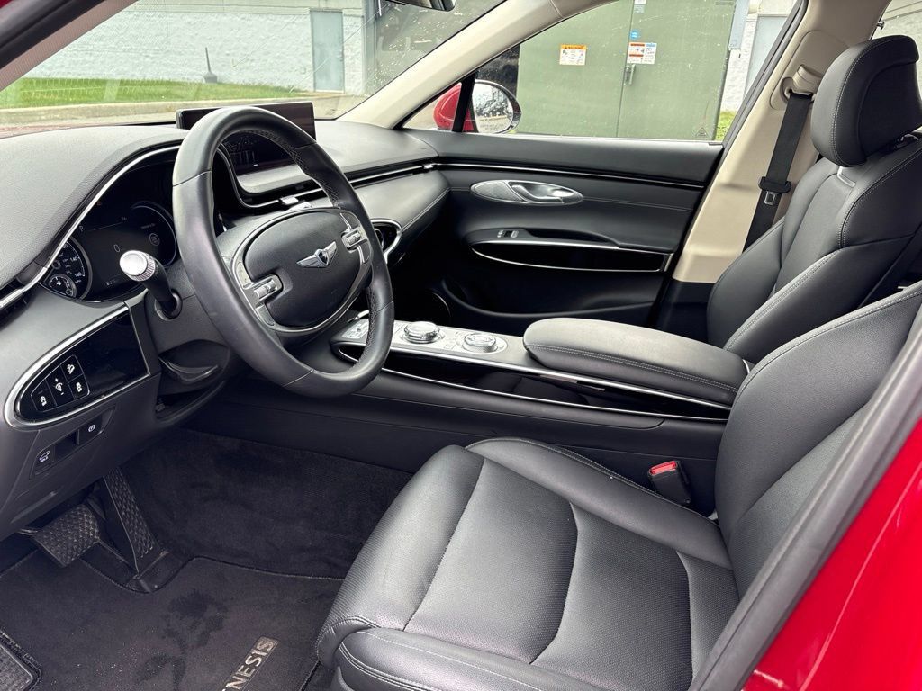 Used 2025 Genesis GV70 2.5T AWD/4WD image 8