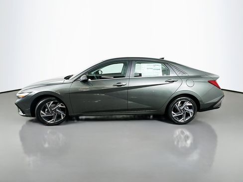 New 2026 Hyundai Elantra Limited w/ Cargo Package FWD image 4