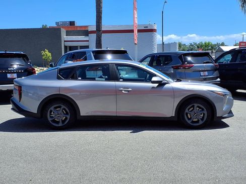 Used 2025 Kia K4 FWD image 3