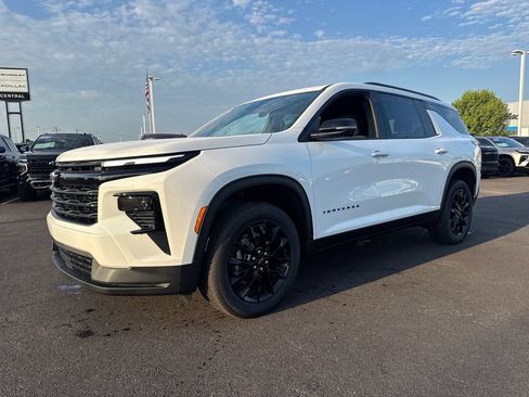 New 2026 Chevrolet Traverse LT w/ Midnight/Sport Edition FWD image 2