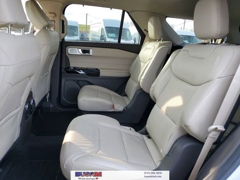 Certified 2022 Ford Explorer Platinum w/ Equipment Group 601A AWD/4WD image 15