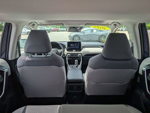 Used 2025 Toyota RAV4 XLE w/ Convenience Package AWD/4WD image 14