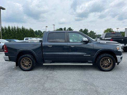 Used 2019 RAM 1500 Laramie AWD/4WD image 2