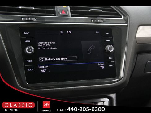 Used 2020 Volkswagen Tiguan SE w/ Panoramic Sunroof Package FWD image 11